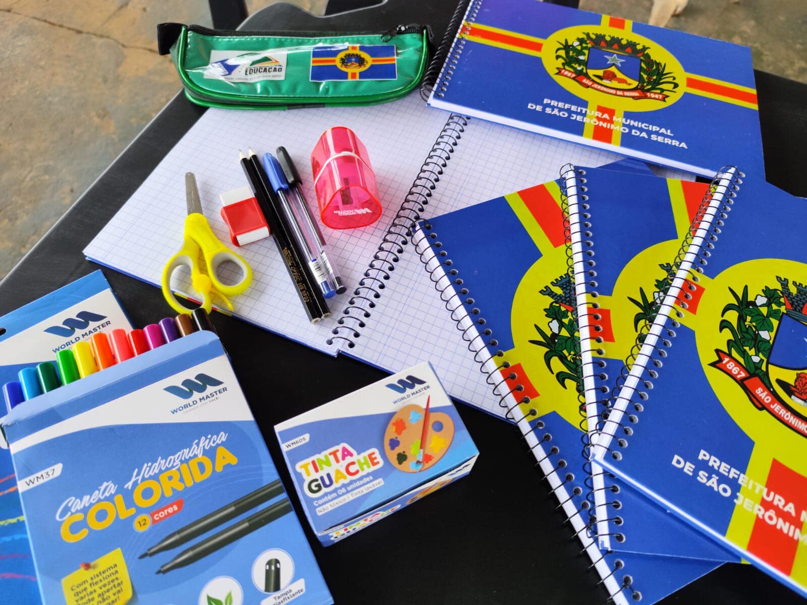 material escolar 04.jpg